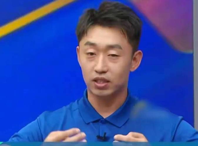 表现不佳！泰山中卫洛佩斯全场4次对抗1次成功，5次争顶2次成功