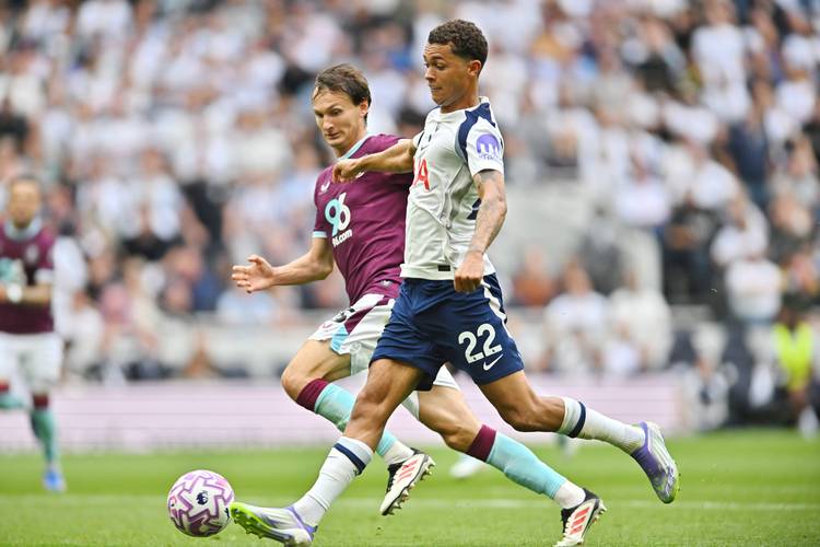 传射建功，英超官方：库杜斯当选热刺2-1利兹联全场最佳球员