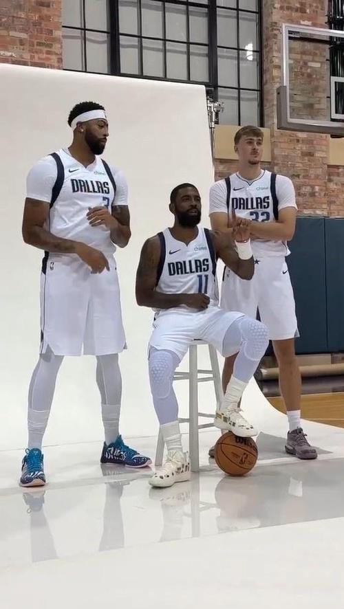 欧文+浓眉+弗拉格！美媒：独行侠围绕三位状元秀打造球队