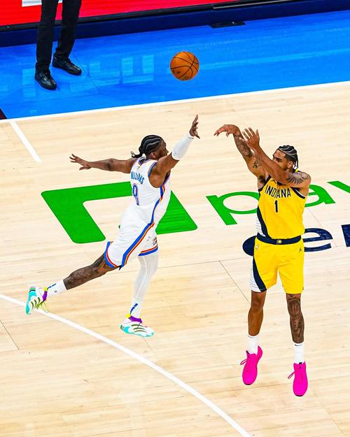 扣篮王之子有投射！小理查德森三分3中3拿全场最高13分外加4篮板