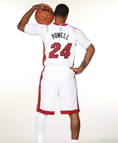 完成热火首秀！鲍威尔14分钟6中2拿到5分1助攻