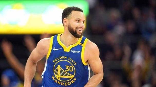 赛斯-库里：来勇士除了我爸 其他家人都很开心 一场比赛能看我俩