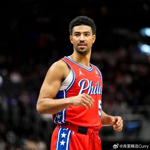 接受870万资质报价！名记：76人给格莱姆斯的均薪一直在900万上下