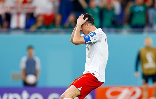 对阵塞维利亚失点，莱万：输球和失点都有可能发生，我们会更强大