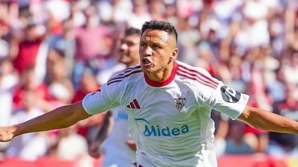 👀赫伊森父亲转发视频,塞维利亚女球迷激动庆祝4-1大胜巴萨