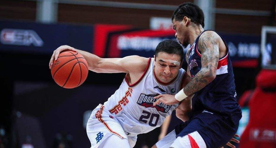 杨瀚森:什么时候约顿饭?林葳:休息或圣诞节时一起吃火锅