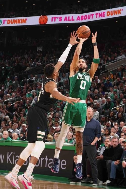 米诺特:在森林狼是学习成长的角色 在绿军要把防守经验运用其中