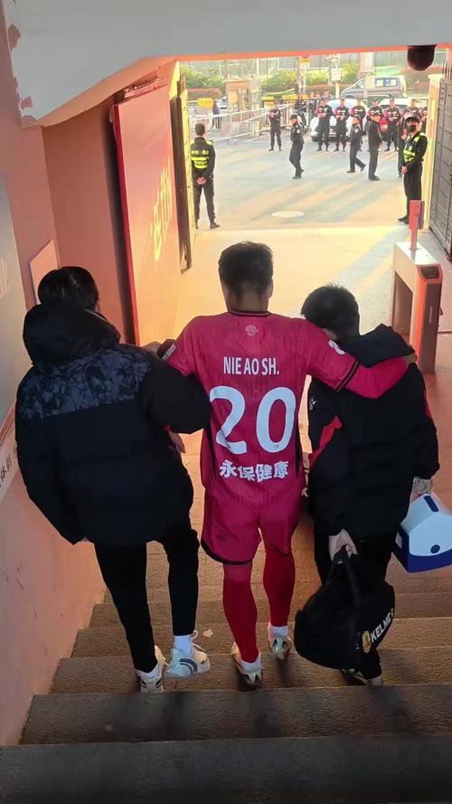 客场1-7惨败,青岛红狮官方致歉:失去了球队应有的精神面貌