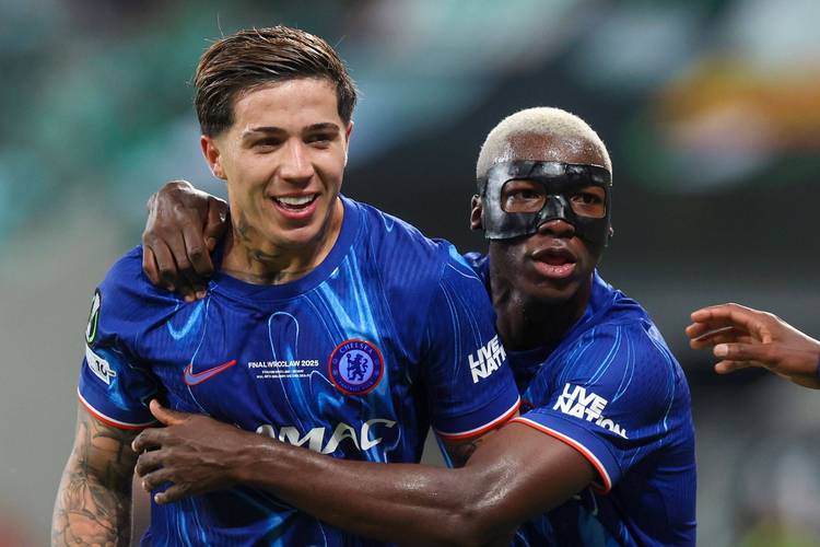 请为英超四大中场排名：凯塞多、赫拉芬贝赫、罗德里、赖斯