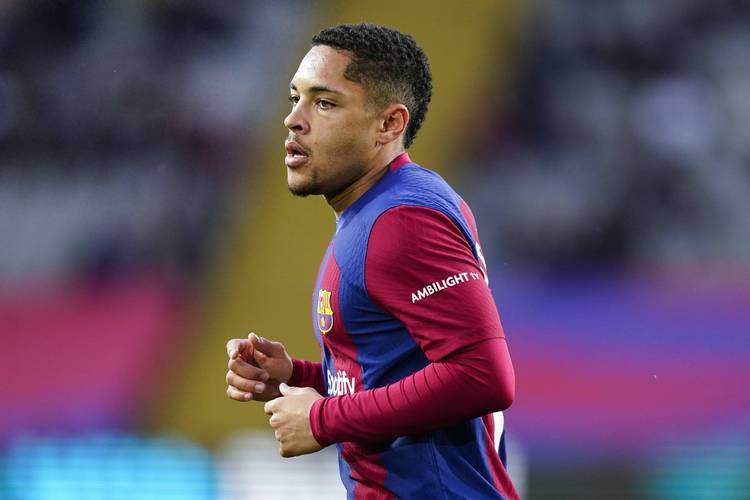 罗马诺:阿隆索希望密切关注霍安-马丁内斯,球员在随一线队训练