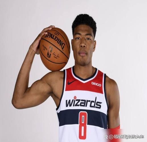 八村塁:我跟东契奇相处得特别自然 我总忘记他比我年纪还小