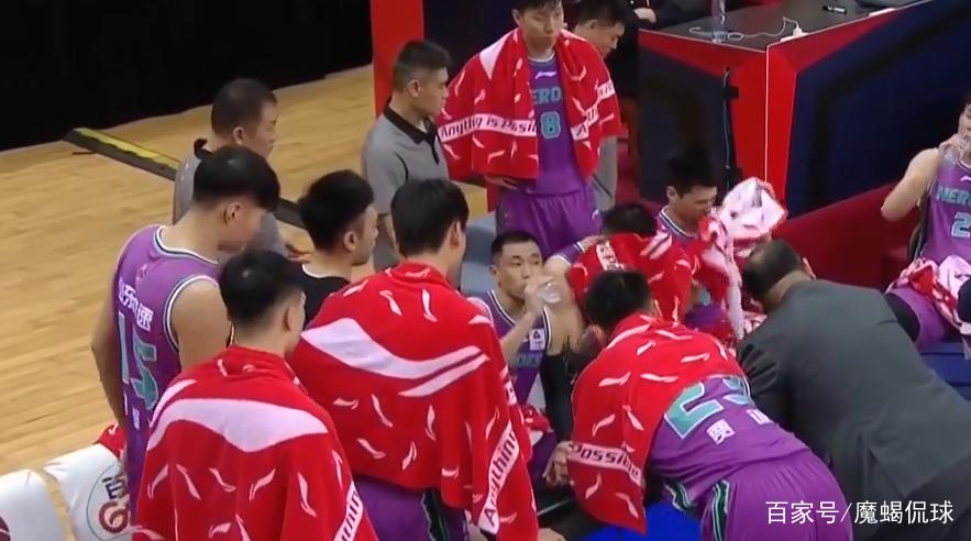 山西队哀悼徐长锁指导:这是中国篮球界的损失 徐导 一路走好