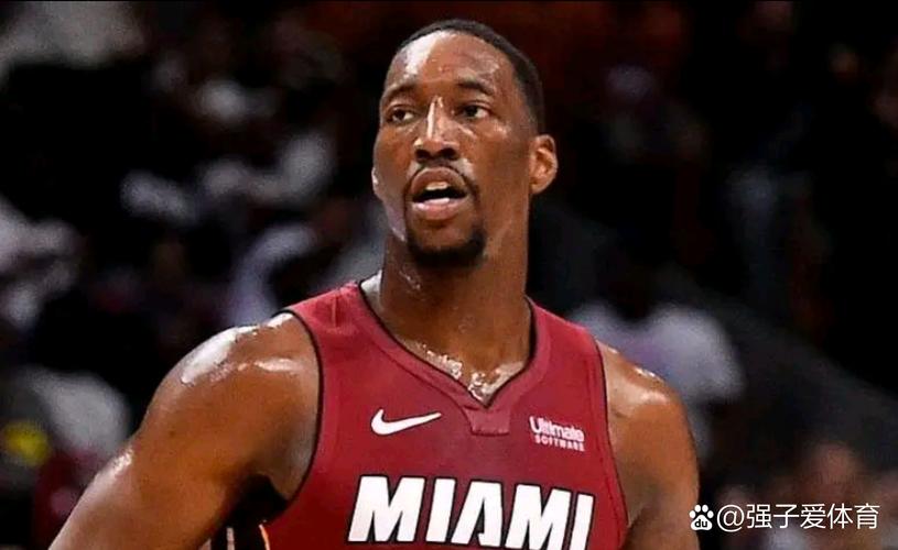 女强男弱？阿贾半场17+7+2帽 阿德巴约7中1仅4分4板