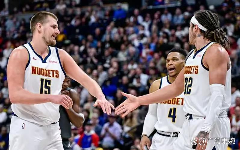 雷迪克：上周艾顿东契奇合练了几天 目前詹姆斯还无法与球队合练