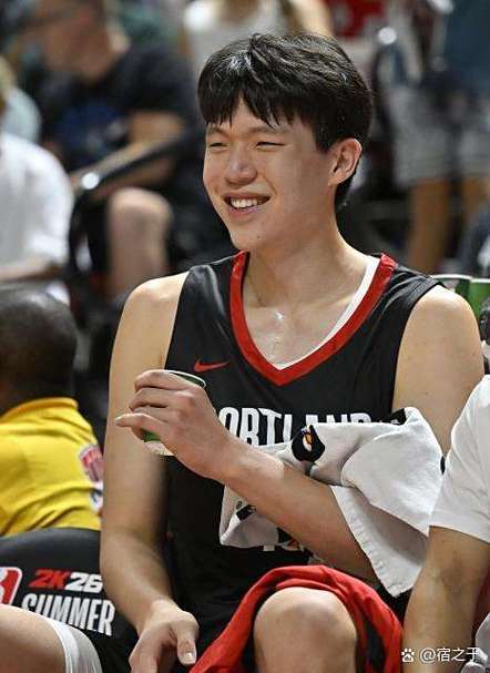 媒体人：比卢普斯对杨瀚森很有耐心 中国球迷更应该对瀚森有耐心