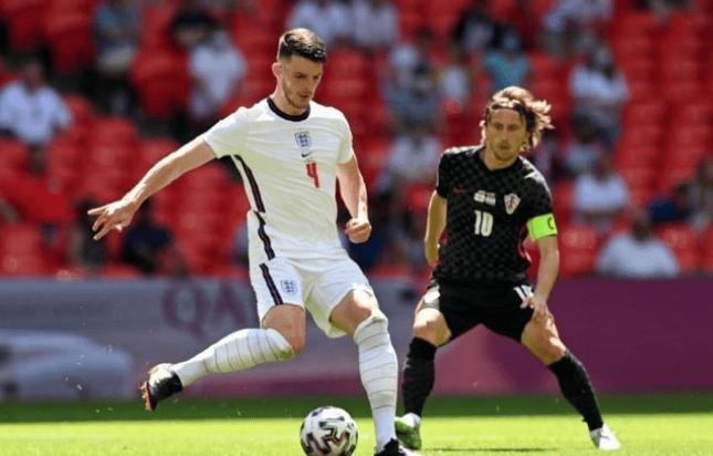 世预赛-捷克0-0战平克罗地亚两队同积13分,40岁莫德里奇踢满全场