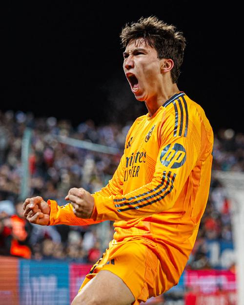 贡萨洛-加西亚:阿隆索是世界上最好的教练之一 我的偶像是C罗