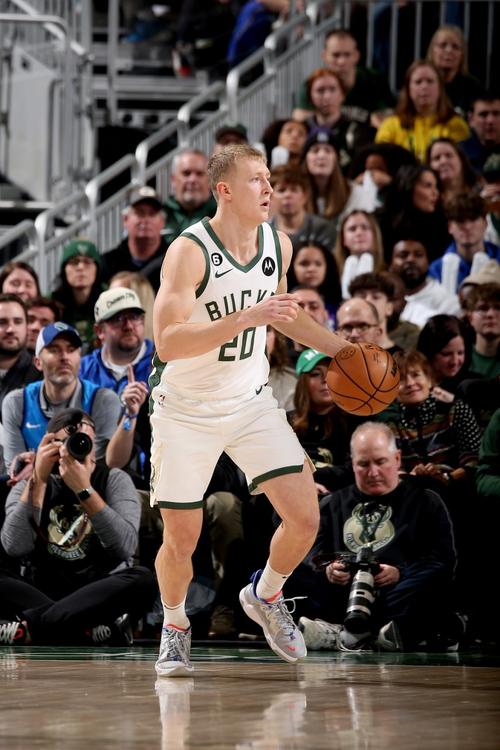 三分5中5！AJ-格林：我的打球方式没变 重要的是上场时间有保障了