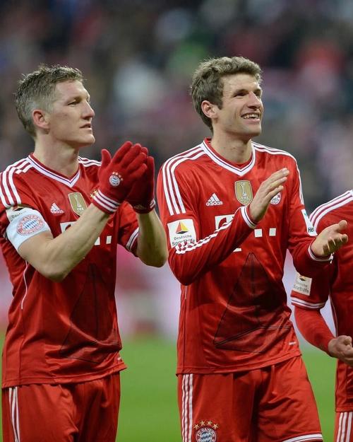 小猪：格纳布里让我想起了穆勒，当对方解围时他能够把球拿下来