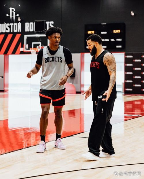 泰特:我过去两年感觉都是在靠一条半腿在打球 希望我能如期复出