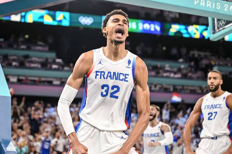 半场打卡！文班亚马仅出战16分钟 10中6&10罚9中怒轰22分7板3助