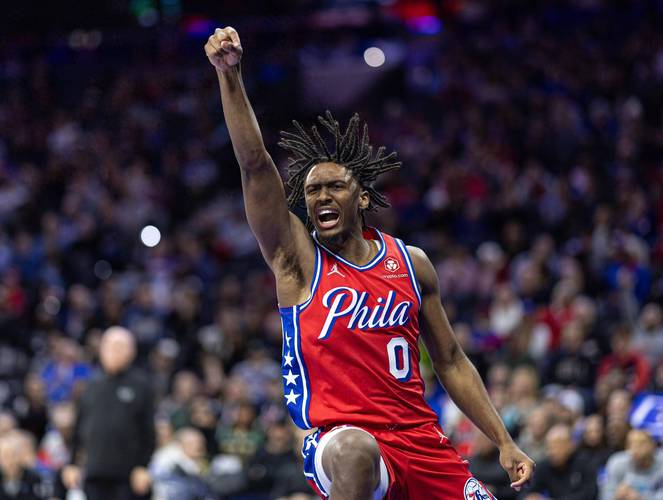 就打一节就下班？马克西打满首节 14中7&三分6中3轰17分2助