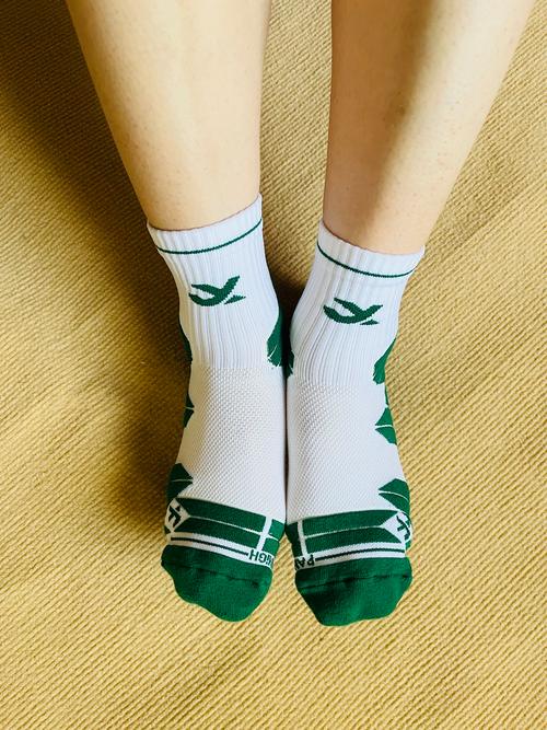 不爱闻?阿德巴约赛后嫌弃阿贾汗臭味😭还说:你袜子好酸!