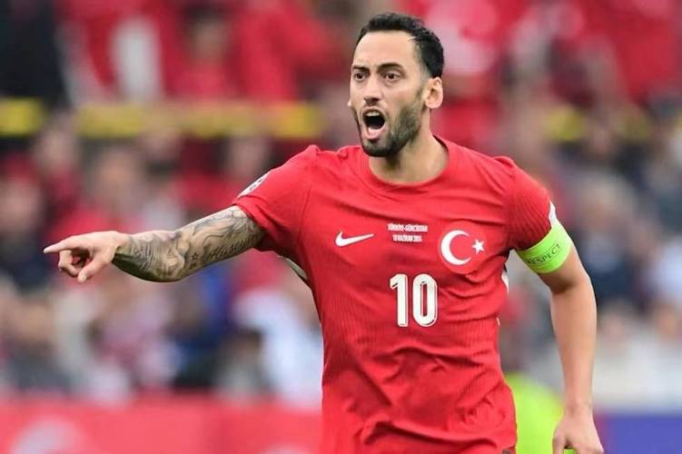 恰尔汗奥卢:我已经参加了三次欧洲杯,我的目标是世界杯