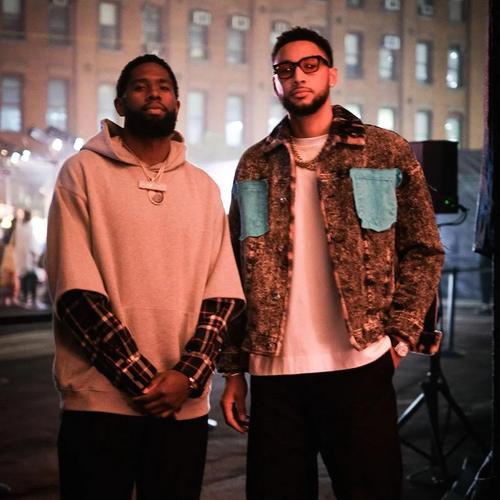 精准制导！罗伊斯-奥尼尔三分线外不停球直接助飞理查兹空接暴扣