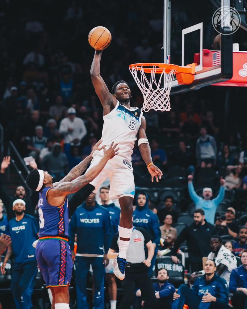 华子更多承担持球防守任务！芬奇：能一定程度上减少麦丹犯规麻烦