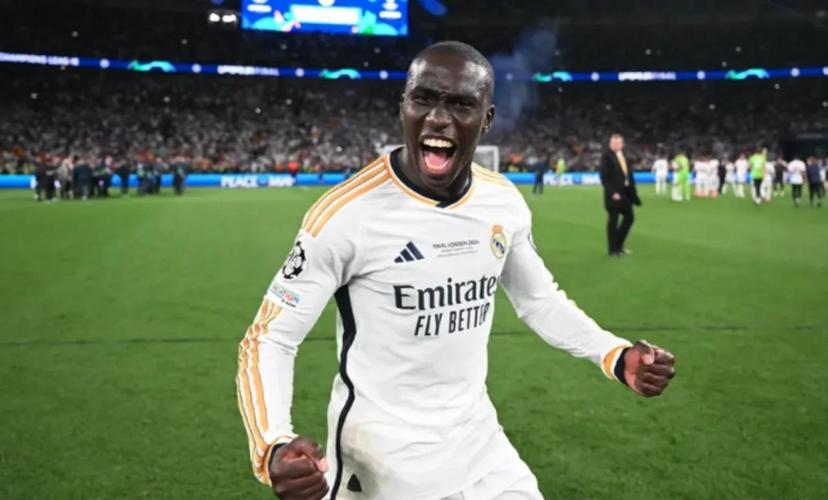 记者：费兰-门迪周二参加了皇马合练，已经得到出场许可