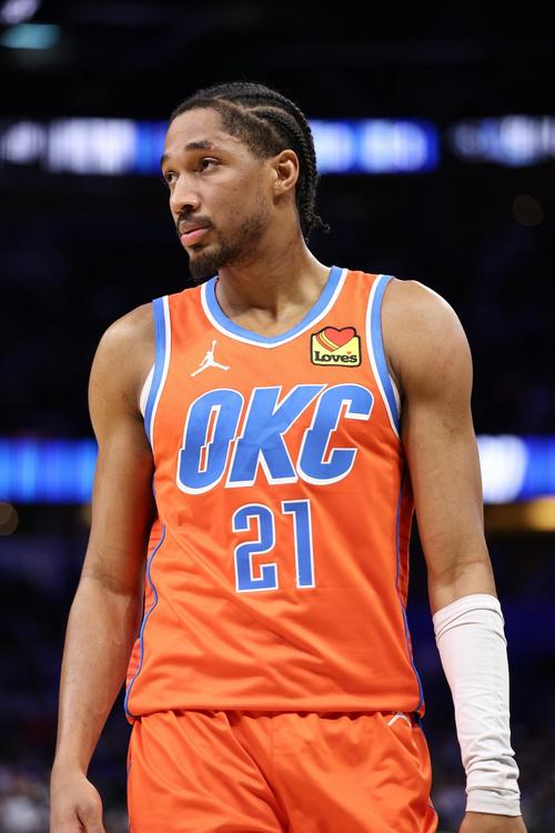 老里:雷霆年轻人愿意投身球队成长 戴格诺特取得的成绩让人惊叹