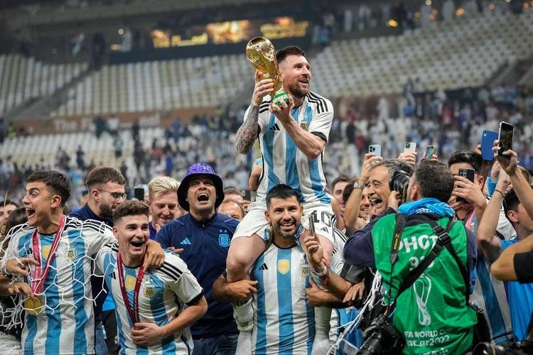 国家队历史助攻榜：梅西63助居首 内马尔128场59助第3 C罗45助第6