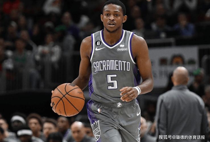 美记：国王今夏曾探索交易蒙克和德文-卡特 但两人没交易行情