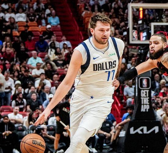 单赛季场均25+7+7场次：詹姆斯13次历史最多 东契奇大O历史第二