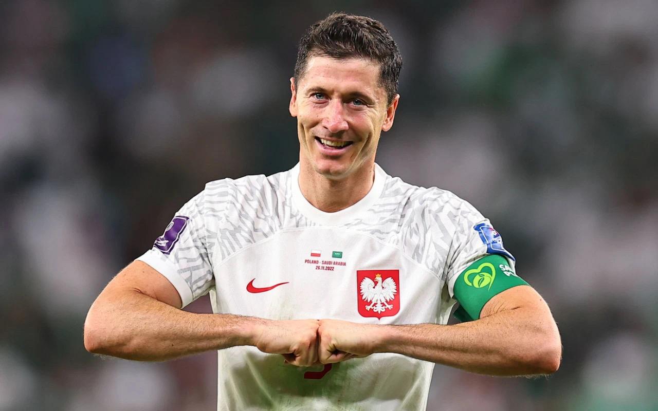 评论员：莱万带伤上场是因为想参加世界杯，这可能是最后一次机会