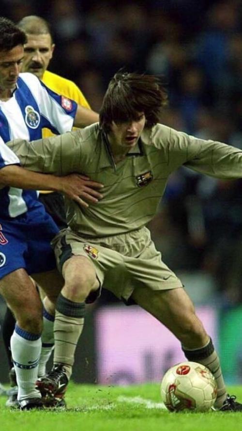 半小时超百万赞！梅西纪念巴萨首秀21周年：21年了，难以置信