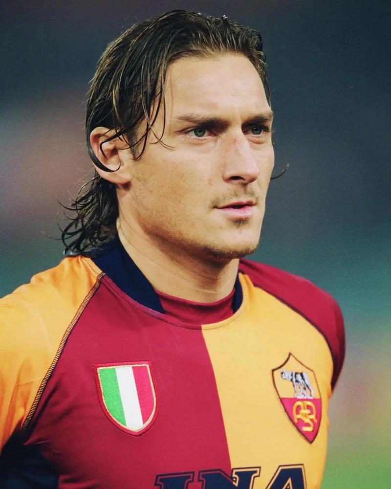 托蒂:离开罗马哭了三周2004年差点去皇马 大罗甚至比梅西更强