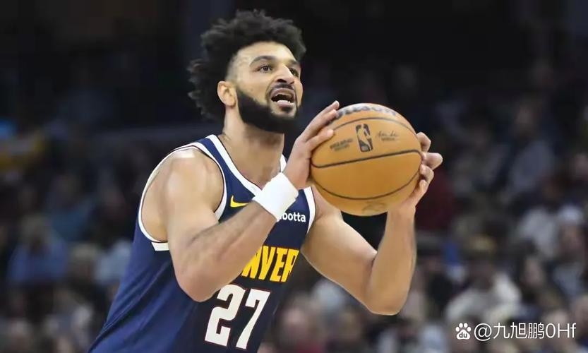 不容易！穆雷挑战负角度投篮：前四次框框打铁 第五次命中