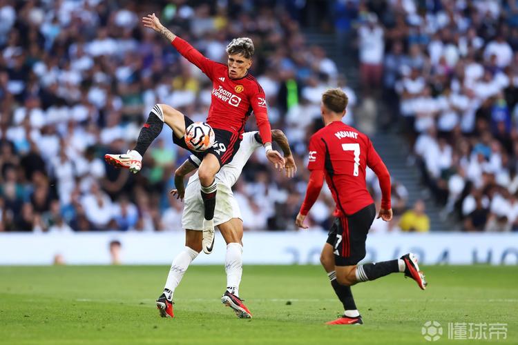 评分仅6.2！约克雷斯数据：3射2正，8次丢失球权，20次触球