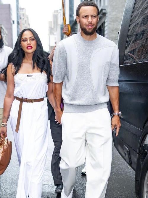 NBA球星夫妇穿搭：库里、詹姆斯夫妇居家低调 科比瓦妮莎郎才女貌