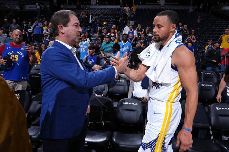 拉科布：勇士10年4冠不知还有谁能做到 目标像老巴斯那样16次总决