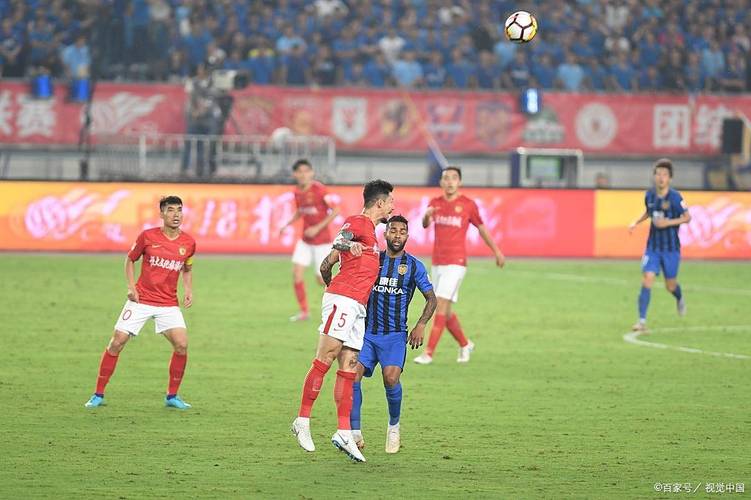 【比赛日Vlog】中超第27轮，青岛海牛3-4上海海港的精彩瞬间