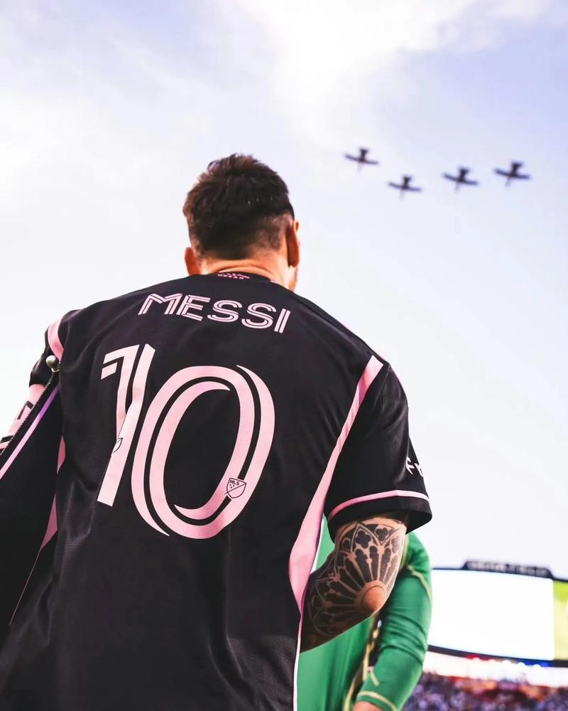 费迪南德：我最想采访的是梅西，他是如此出色，但我们并不了解他