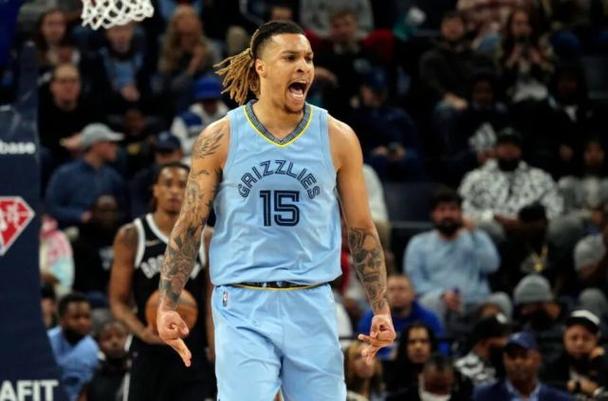 队记:加福德进行了无对抗训练&冲刺练习 揭幕战能否出战待定