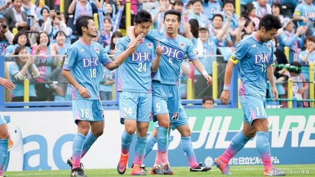 足球报谈海港对手町田：进攻力近期疲软，6场仅4球，门前效率不足