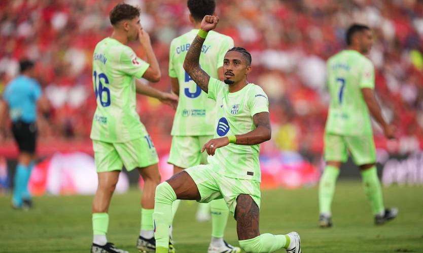 克里斯滕森缺席巴萨今日训练，拉菲尼亚和费兰单独进行恢复