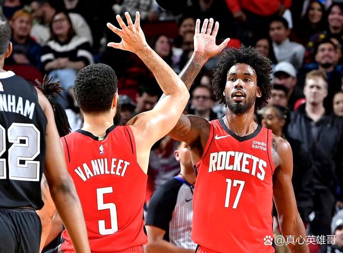 火记：火箭希望提前续约伊森并做了最后努力 但双方存在很大分歧