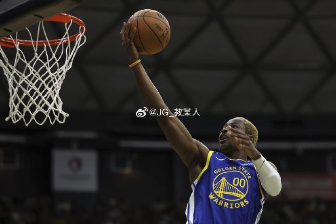 库明加首发?美记:科尔曾多次赞扬他在季前赛的表现