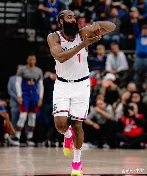 巴爷:哈登新赛季可能场均拿个17分+三双 让比尔承担更多得分任务